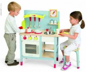 Kinderküche aus Holz reduziert und günstig
